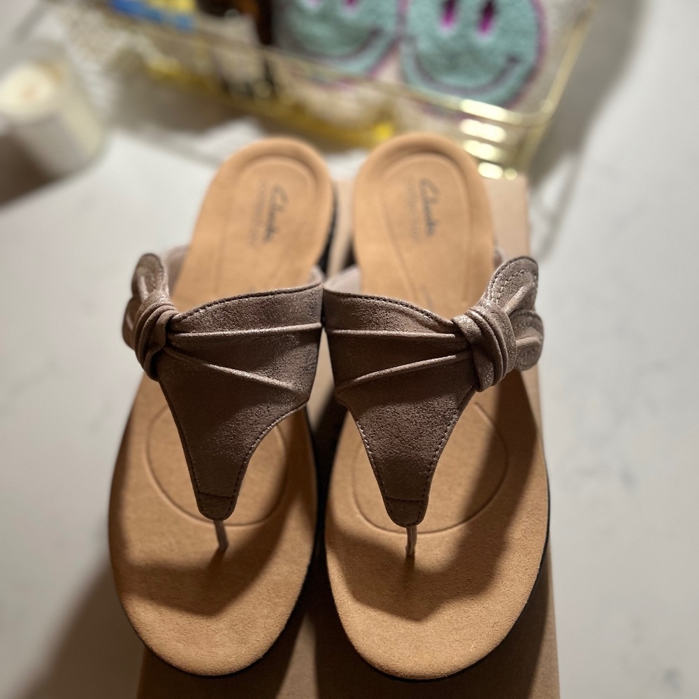Clarks Taupe Metallic Laurieann Rae Flat Sandal - Picture 7 of 13